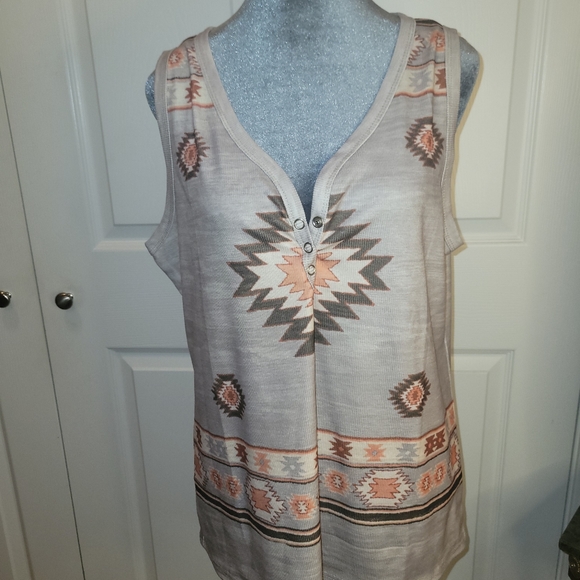 NWOT Aztec Print Ribbed Grey Peach Tank Top - Picture 1 of 7